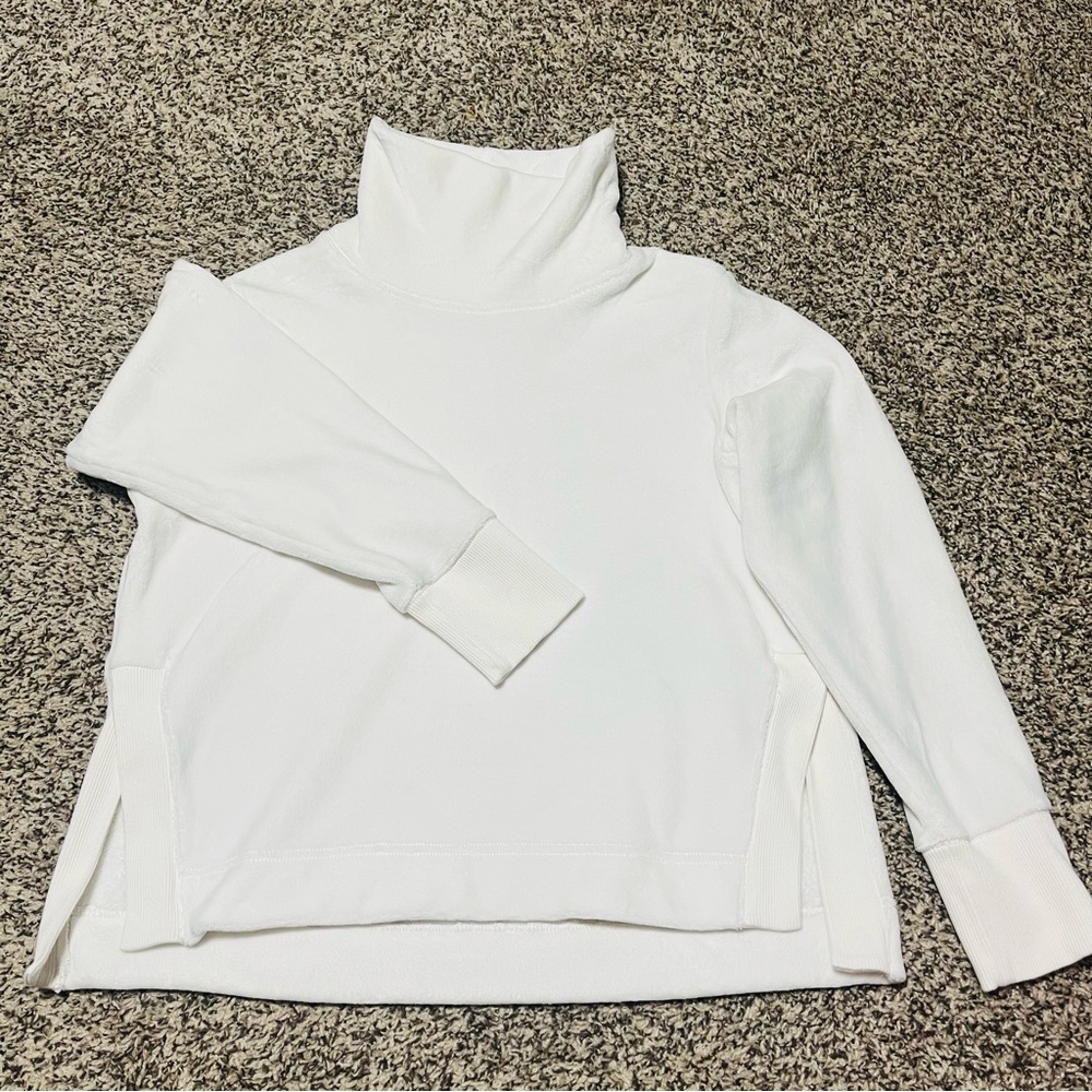(NWOT) Athleta Bright White Turtleneck Sweater Size M
